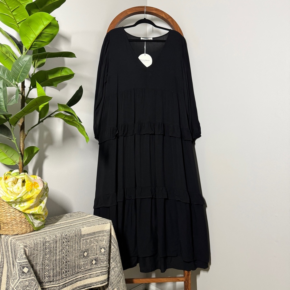 RusttyDustty 0XL Black Long Sleeve Tiered Modest Vneck Maxi Dress NEW